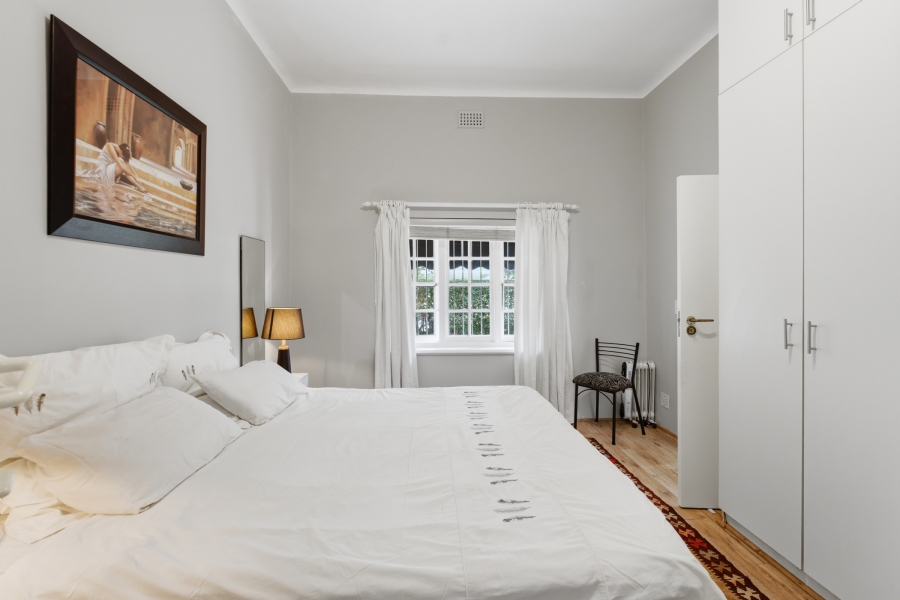 2 Bedroom Property for Sale in Sea Point Western Cape